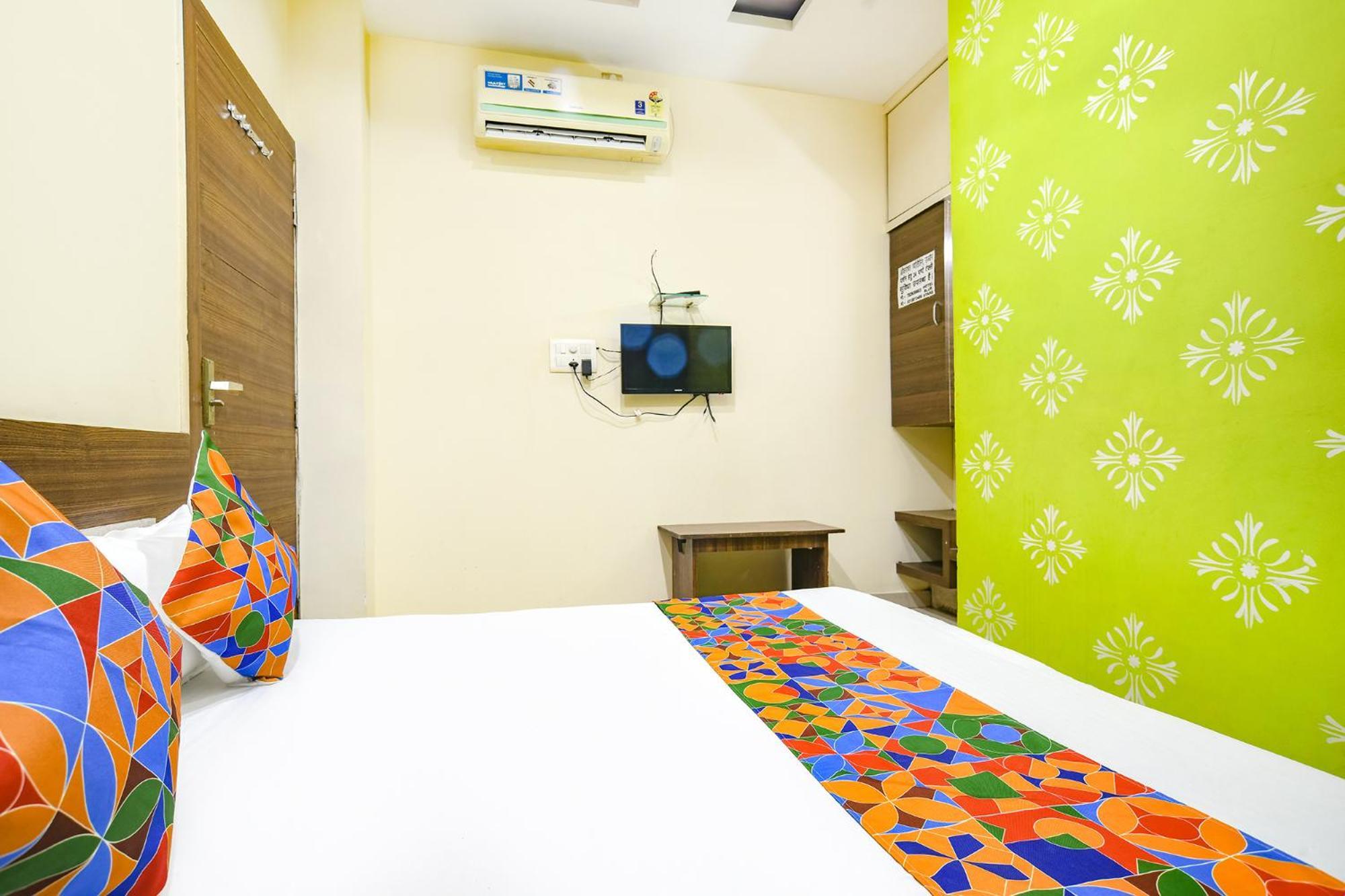 Fabexpress Blue Star Hotel Ujjain Exterior photo