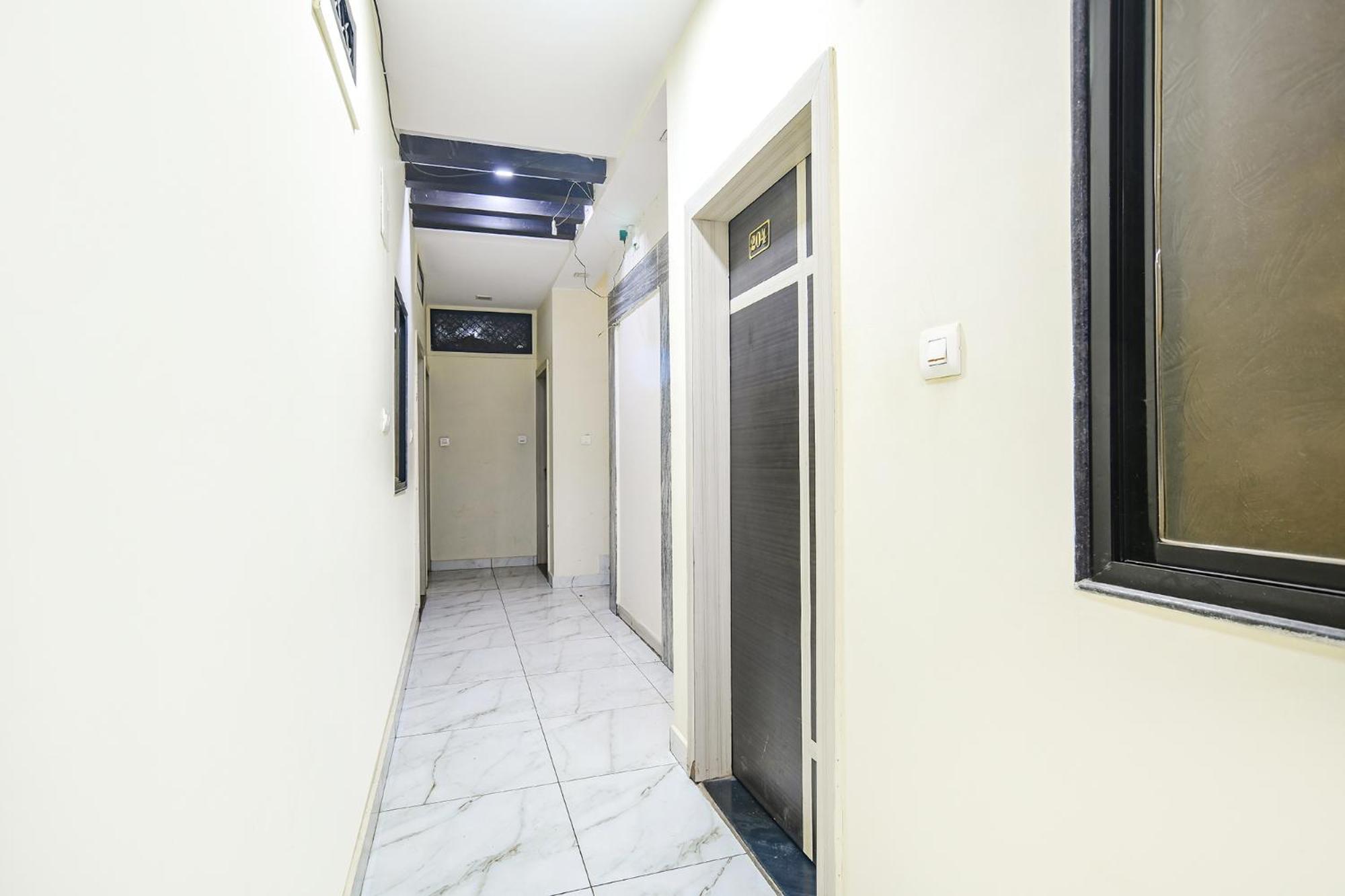 Fabexpress Blue Star Hotel Ujjain Exterior photo