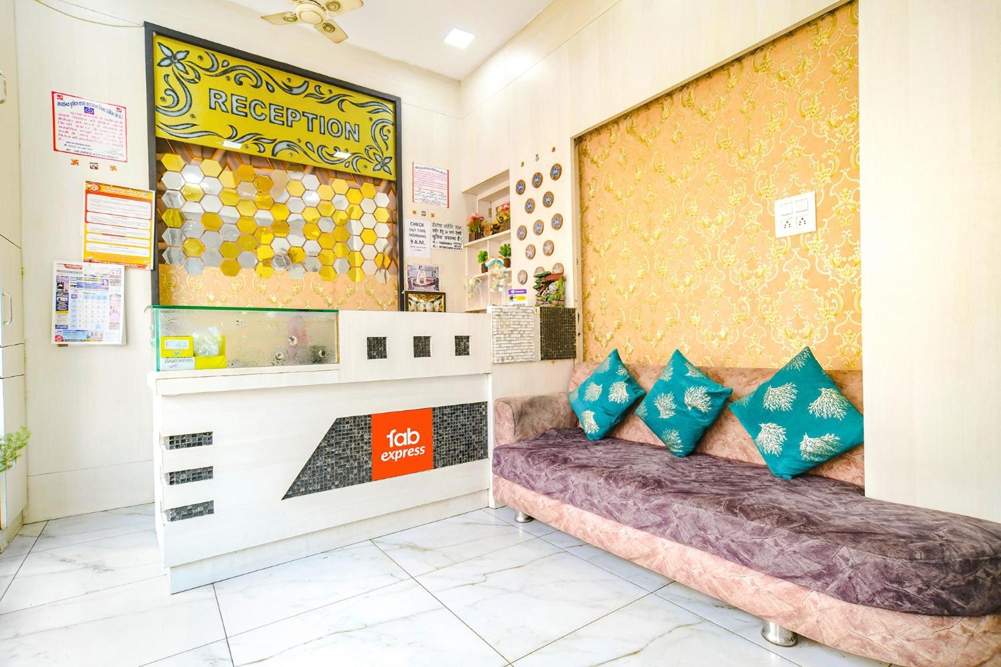 Fabexpress Blue Star Hotel Ujjain Exterior photo